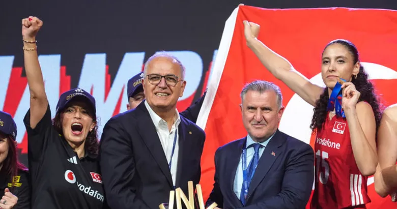 Gençlik ve Spor Bakanı Bak’tan Filenin Sultanları’na tebrik mesajı