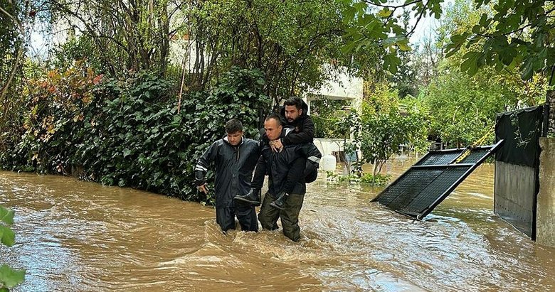 Bodrum’da yağmur sonrası mahsur kalanlar böyle kurtarıldı