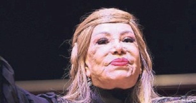 Akartürk’ten Büyükşehir korosuna sürpriz