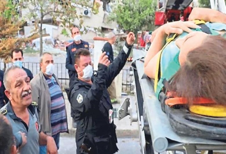 Enkaz altından kurtarılan Simge itfaiyeci oldu