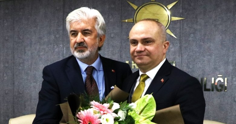 AK Parti Manisa İl Başkanlığı’nda Salih Hızlı görevi devraldı