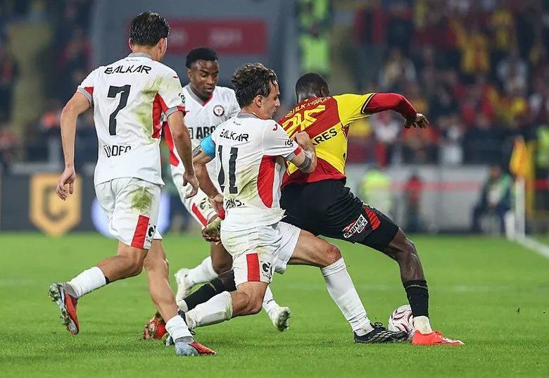 Göztepe seriye bağladı