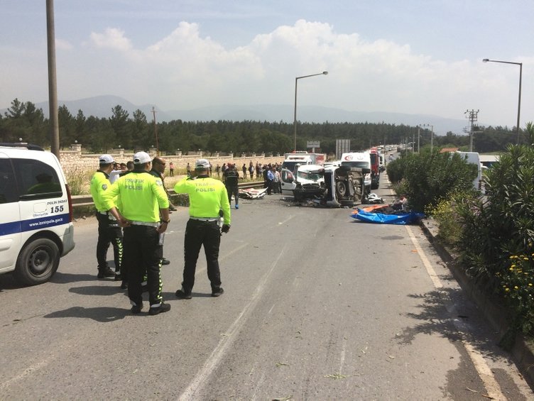 İzmir’de feci kaza! 7 kişi hayatını kaybetti