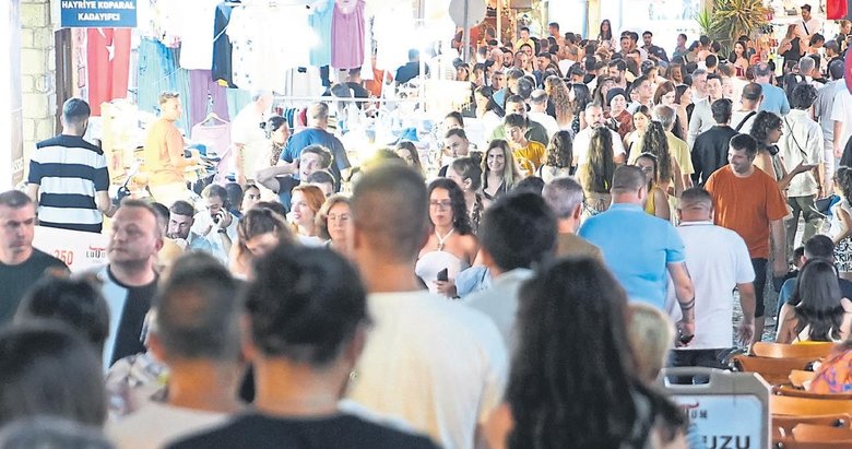 Çeşme ve Kuşadası’nda bayram bereketi