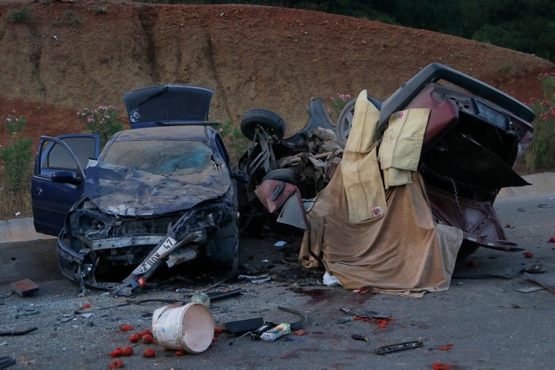 Muğla Fethiye�de iki otomobil çarpıştı 2 ölü, 6 yaralı Muğla Fethiye�de iki otomobil çarpıştı 2 ölü, 6 yaralı