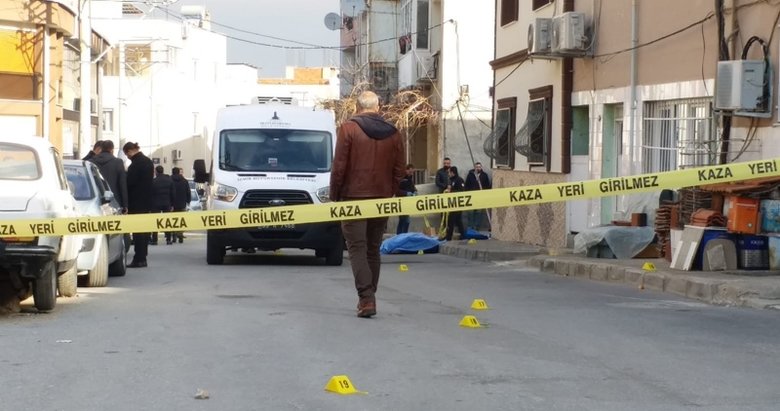 İzmir’de sokakta bir kişiyi bıçaklayarak öldüren zanlı tutuklandı