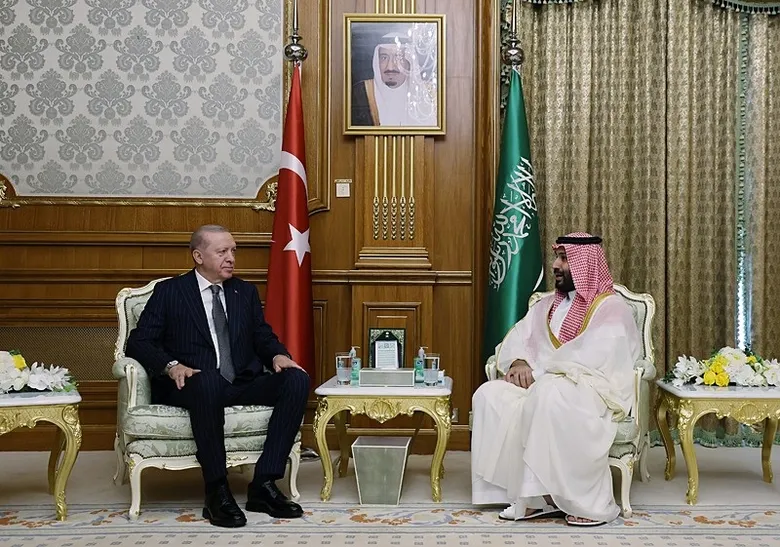 baskan-recep-tayyip-erdogan-suudi-arabistanda-turkiye-suudi-arabistan-ve-pakistan-mekke-savunma-anlasmasini-im-1786099686059.jpeg