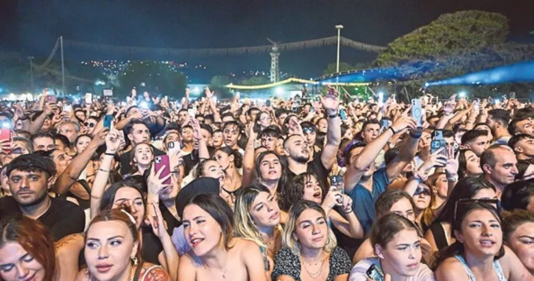 İEF’de yıldızlar geçidi