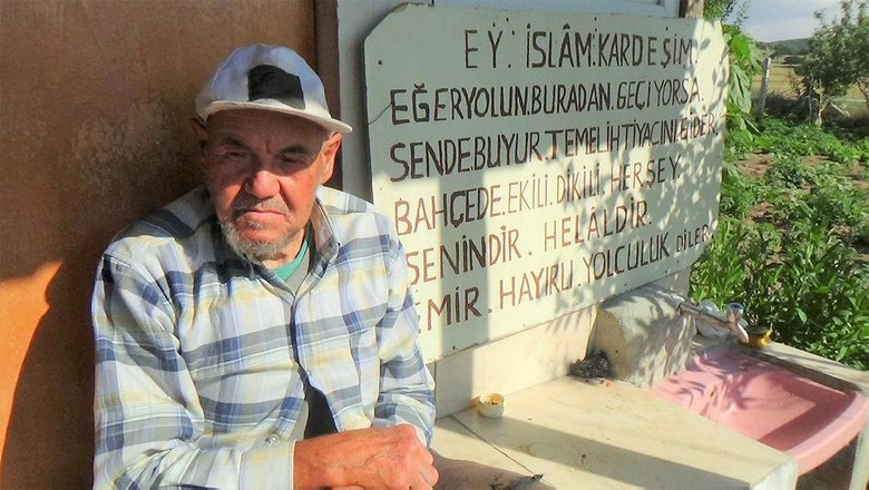 Yoldan geçenlere ücretsiz ikram ediyor! Ali Dede’den insanlık dersi