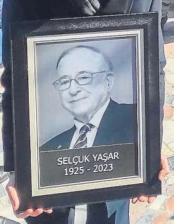 Selçuk Yaşar, son yolculuğuna uğurlandı