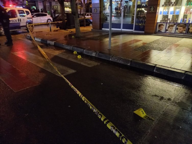 Manisa’da hareketli gece! Genç kız silahla dehşet saçtı!