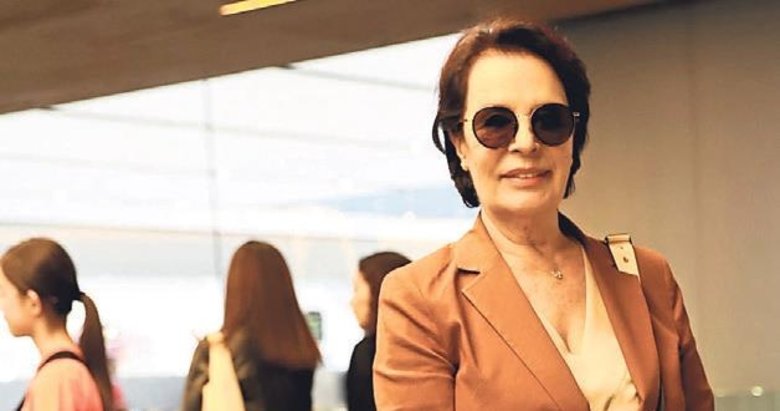 Hülya Koçyigit’e sevgi seli