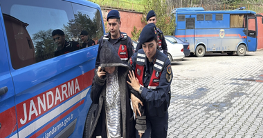 Kocasını av tüfeğiyle vurarak öldürdü