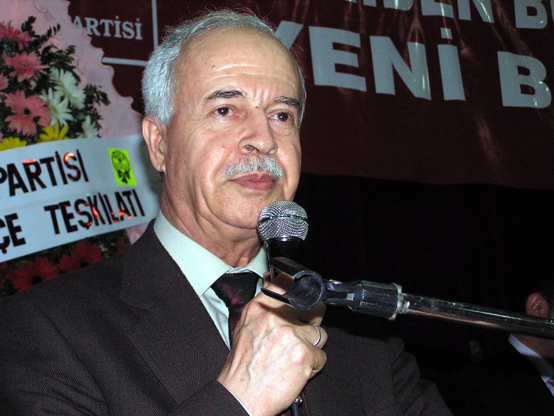 Son dakika: Eski bakanlardan Şevket Kazan hayatını kaybetti