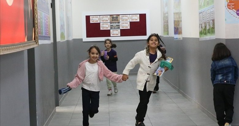Okullarda ikinci ara tatil sonrası ilk ders zili yarın çalacak