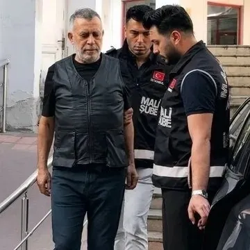 mesajlar-ortaya-cikti-haluk-levent-avukati-ve-galericisini-de-dolandirmis-1784878221018.jpeg