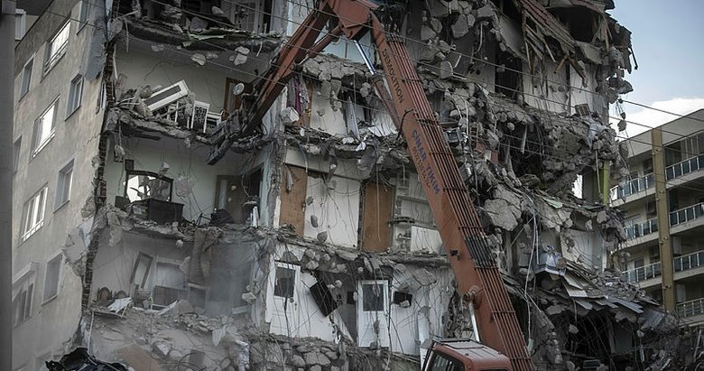 Son dakika: İzmir’de yıkılan binalarla ilgili gözaltına alınan 7 kişi tutuklandı