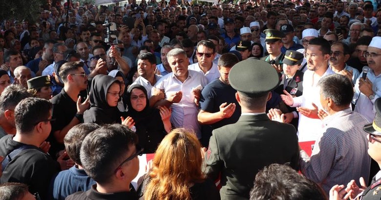 Şehit Uzm. Çavuş Özek, Denizli’de son yolculuğuna uğurlandı