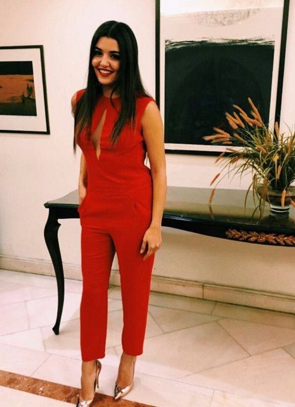 Hande Erçel'den 'bazlama surat' benzetmesine suç duyurusu