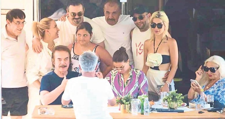 Orhan Gencebay 80’inci yaşını denizde kutladı