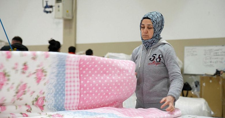 Uşak’tan deprem bölgesine 1,5 milyon battaniye