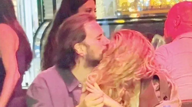 burcu-biricik-gozyaslarini-tutamadi-sebebi-ortaya-cikti-esi-emre-yetkin-teselli-etti-1790431877982.png