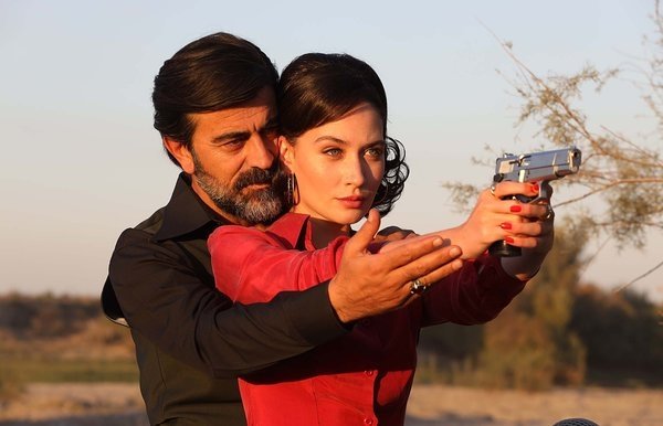 Bir Zamanlar Çukurova’da Hakan, Züleyha’ya ilan-ı aşk ediyor!