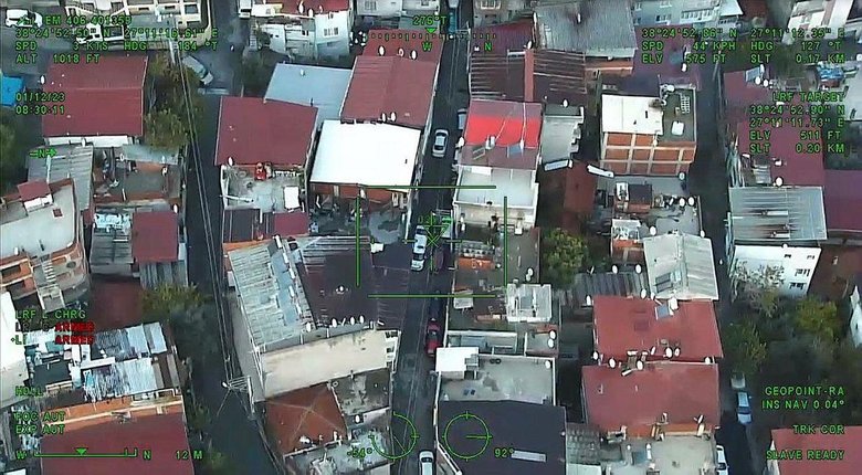 Milyonlarca liralık vurgun yapan 52 çete üyesi İzmir’de adliyede