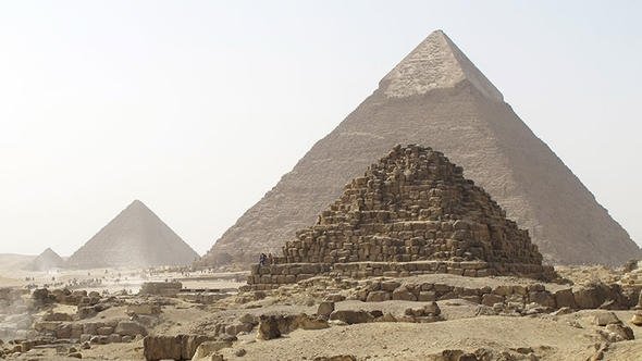 Piramitlerin sırrı çözüldü mü? Bilim insanlarından korkutan iddia