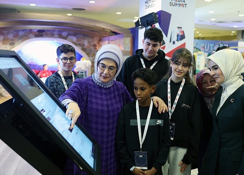 İletişim Başkanı Burhanettin Duran açıkladı: Dijital Dünyada Çocuk Hakları Sözleşmesi’ni uluslararası imzaya sunduk