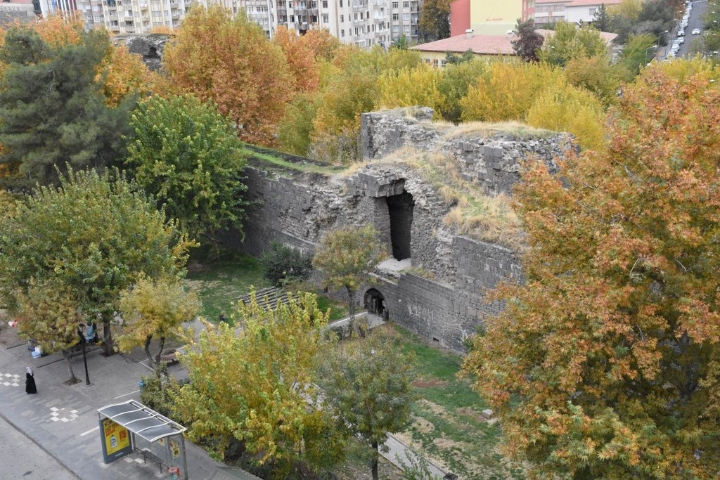 Dünya mirası Diyarbakır surları eski ihtişamına kavuşacak