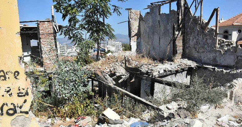 İzmirliler tedirgin! Damlacık’ta uyuşturucu bağımlıları korkutuyor