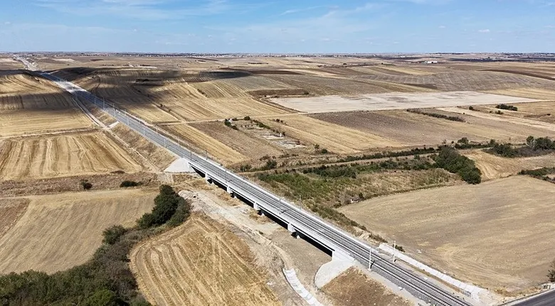 seyahat-suresi-4-saatten-15-saate-dusecek-halkali-kapikule-hizli-tren-hattinin-cerkezkoy-kapikule-kesimi-hizme-1791111332736.jpeg