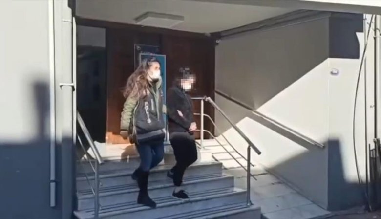 Sahte parayla ikinci el cep telefonlarını satın alıyorlardı