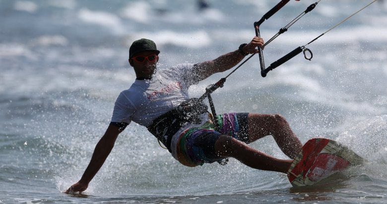 Çeşme’de sörf zamanı