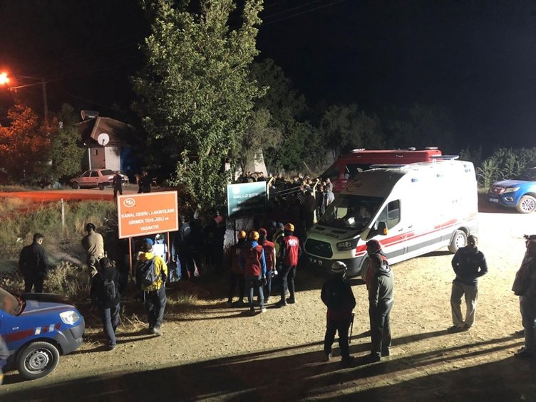 14 saattir kayıplar: Kanalda insan zinciri oluşturuldu