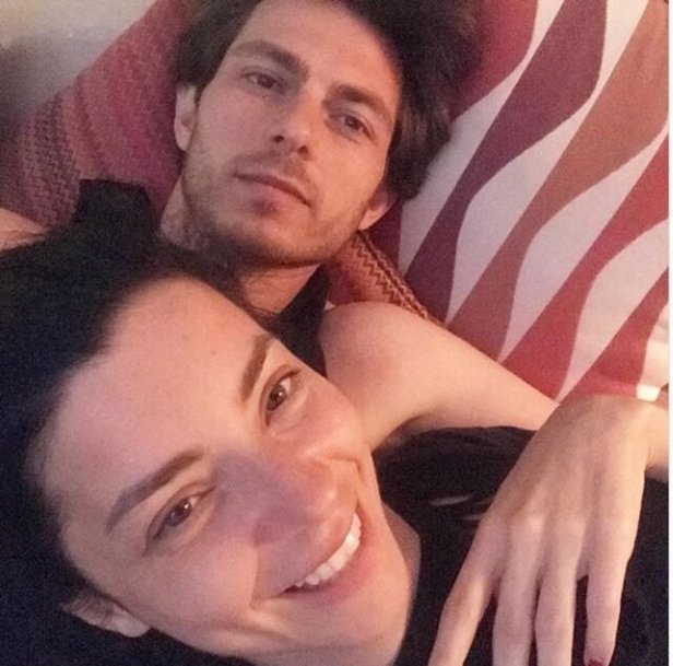 Merve Boluğur mutluluğunu paylaşmalara doyamadı! Sevgilisi kim?