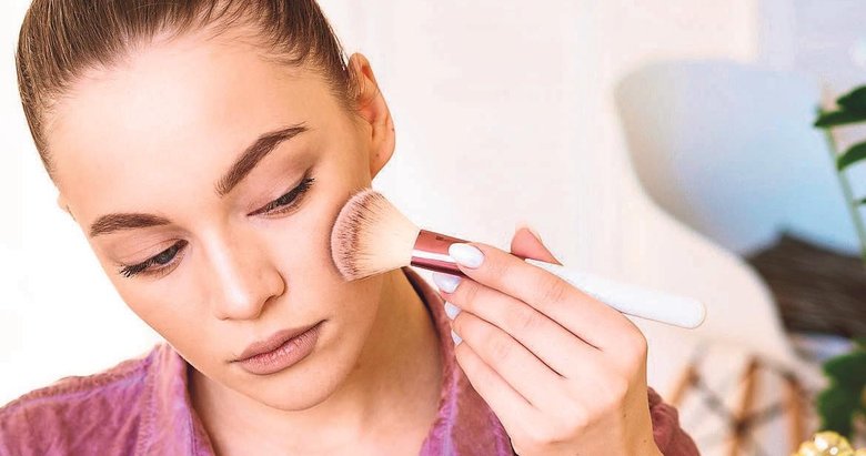 Zarif ve soft bir dokunuş: Watercolor blush trendi