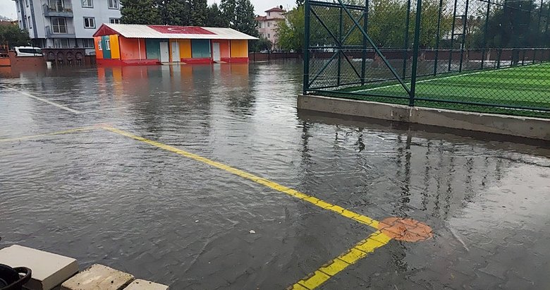 Ortaca şiddetli yağışa teslim oldu!