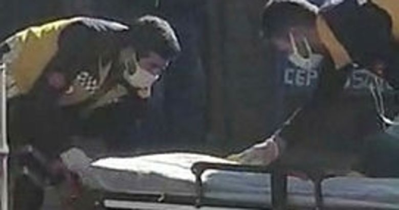 Şiddet gören kızını korumaya çalışırken canından oldu