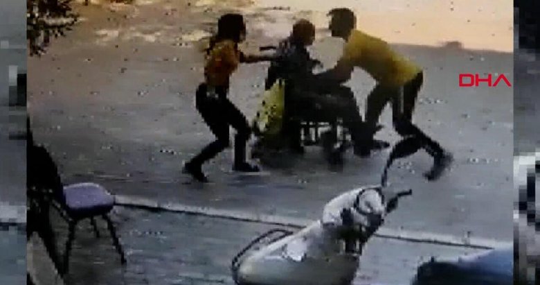 İzmir’de korku dolu anlar! Yokuş aşağı inerken tekerlekli sandalye kontrolden çıktı