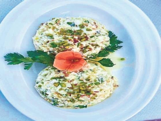 Yakamoz eşliğinde taze deniz ürünleri şöleni