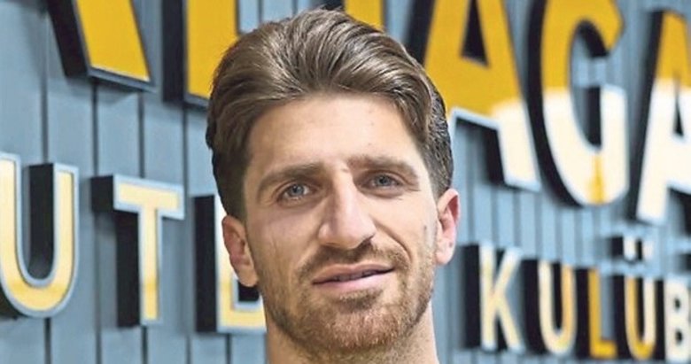 Aliağa FK, Suat’la sözleşme imzaladı