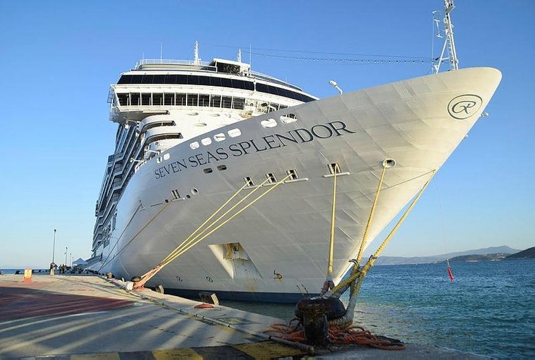 Lüks geminin ilk seferi Kuşadası’na! İçinde yok yok