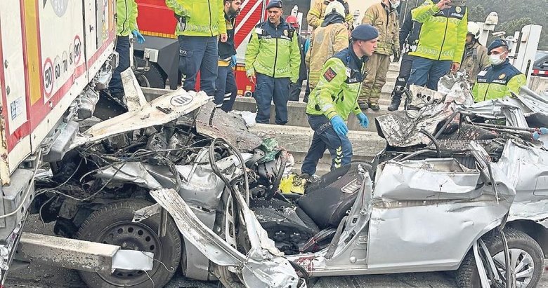 TIR kazalarında 5 kişi yaşamını yitirdi