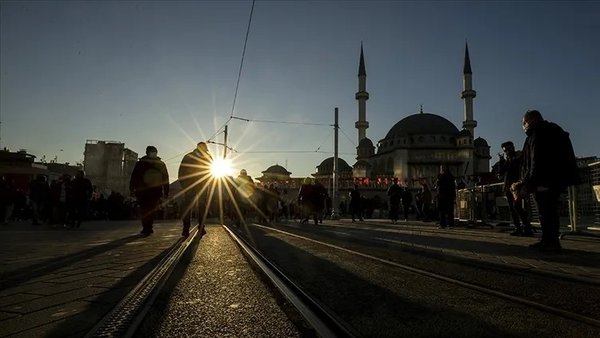 izmirde-bunaltici-gunler-kapida-super-el-nino-geliyor-1778429955279.jpeg