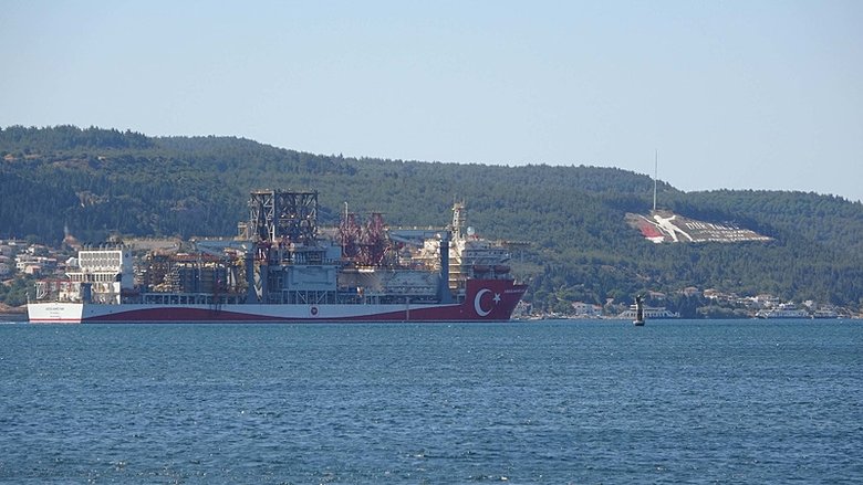 Abdülhamid Han sondaj gemisi Çanakkale Boğazı’ndan geçti