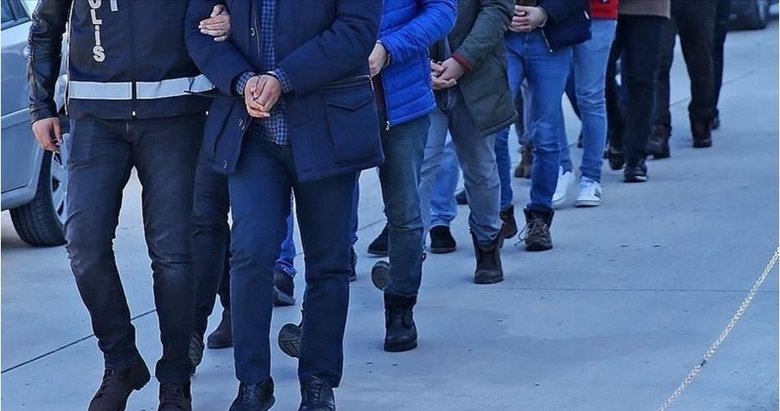 İzmir’deki FETÖ operasyonunda 10 kişi yakalandı