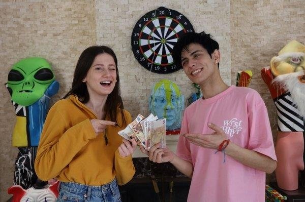 TikToker Yiğit Can Çakmak YiğitResmi: Demet Akalın 7 Bin TL’ye 2 milyonluk reklam yaptırdı!