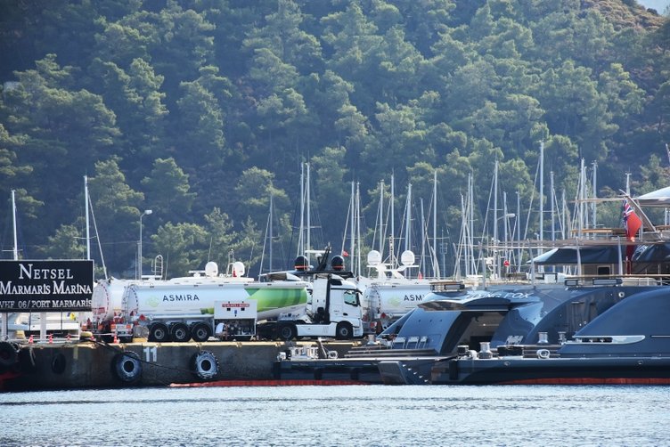 Muğla Marmaris’teki lüks yat ’Flying Fox’un deposu bir servete doluyor